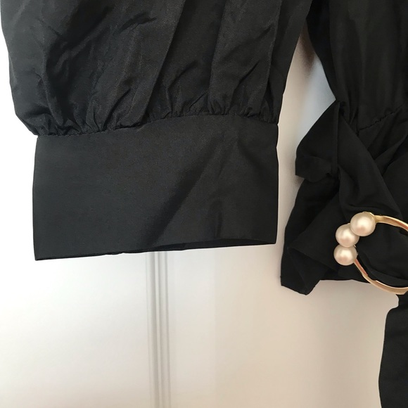 Black Puffy Sleeve Blouse - Picture 4 of 4